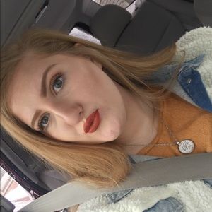 Meet your Posher, Meredith